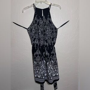 BISOU BISOU BLACK AND WHITE DRESS SIZE 4